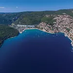 3 Bedroom Beautiful In Hébergement de vacances *